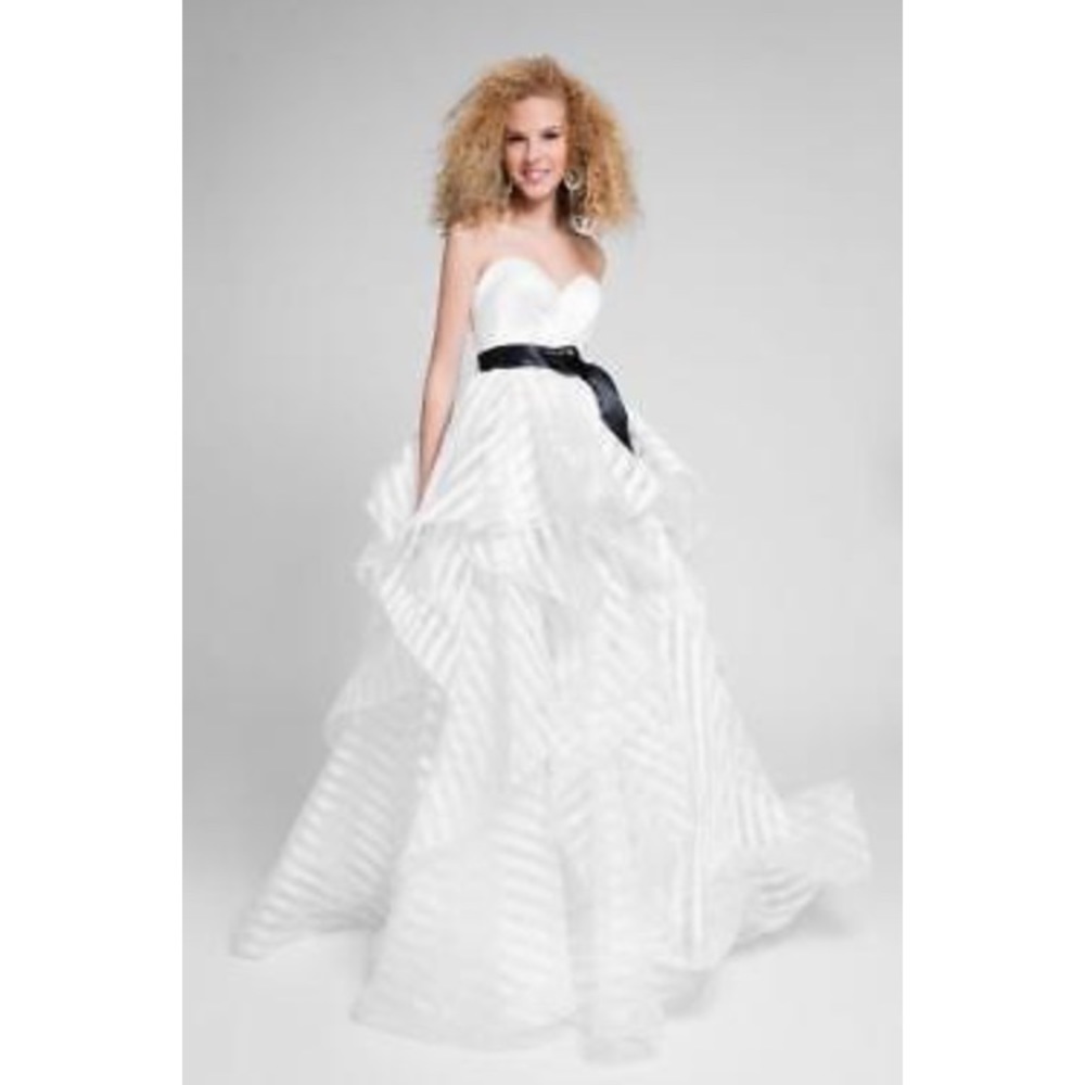 Shadow stripe strapless prom gown brand new size 6